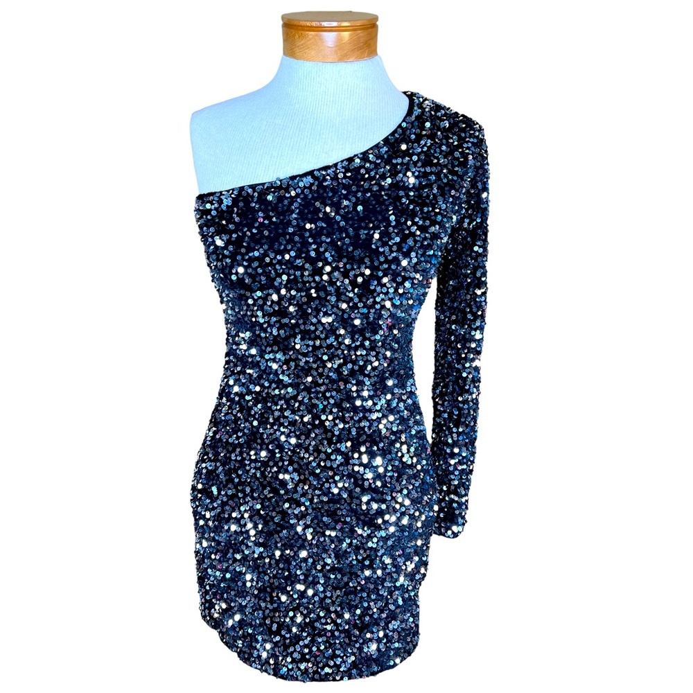 Stunner of Australia Women’s Velvet & Sequin 1 Shoulder Bodycon Mini Dre…
